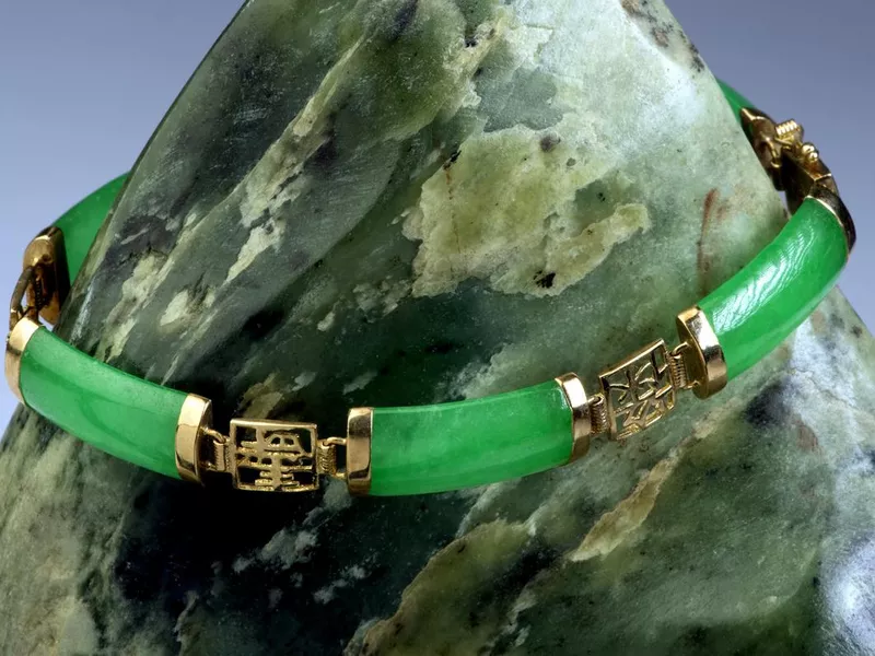 Green jade bangle