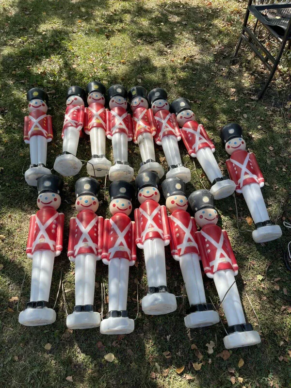 Vintage toy soldiers