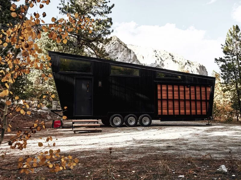 The Draper Land Ark Ultra-Large RV House