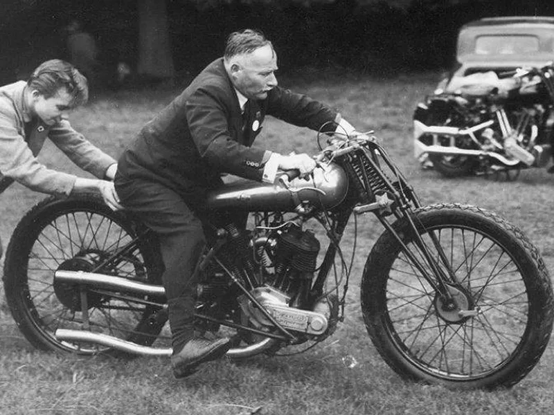 10. 1922 Brough Superior SS80