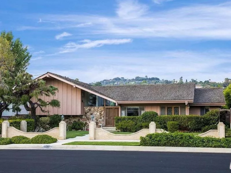 The Brady Bunch House