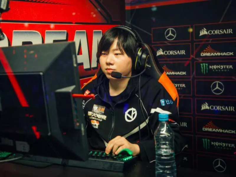 Vici Gaming player