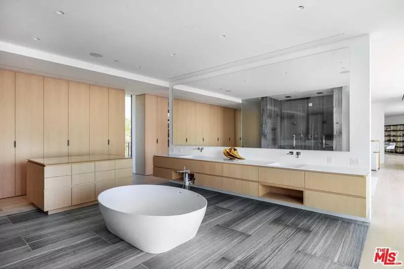 Enormous bathroom