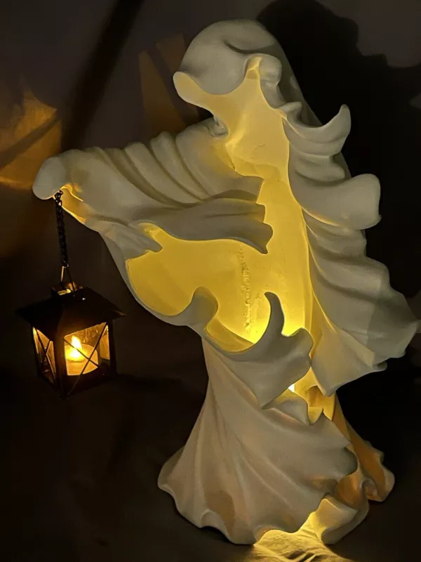 Original Cracker Barrel Resin Ghost With Lantern