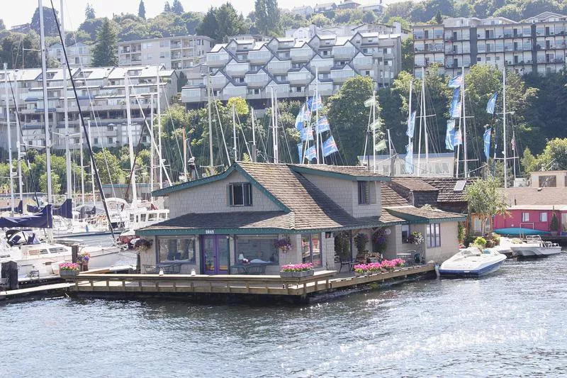 Sleepless in Seattle Houseboat