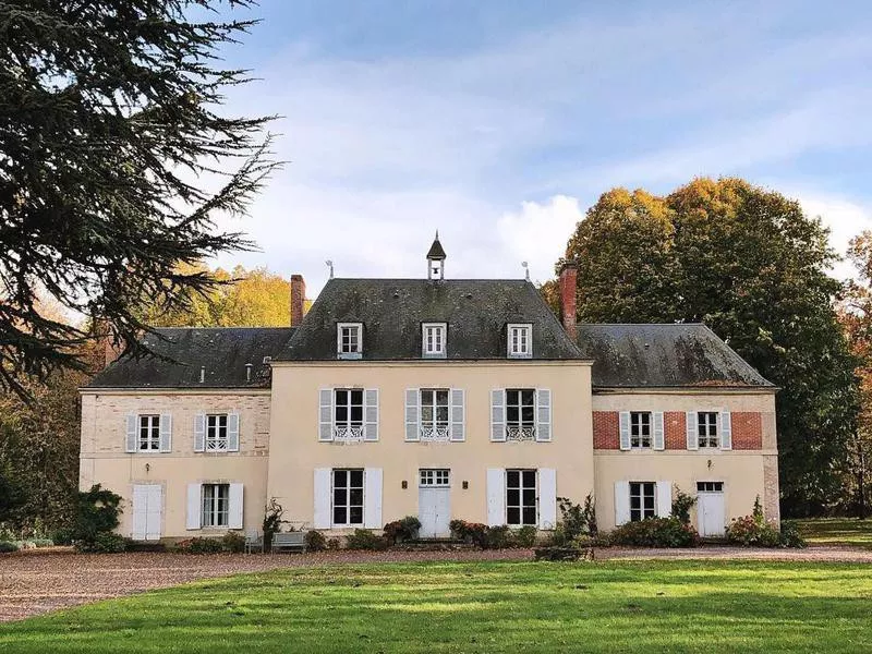 Château de la Ruche exterior