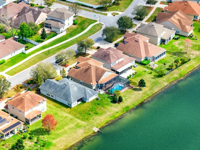 Affluent Suburban Community in Jacksonville