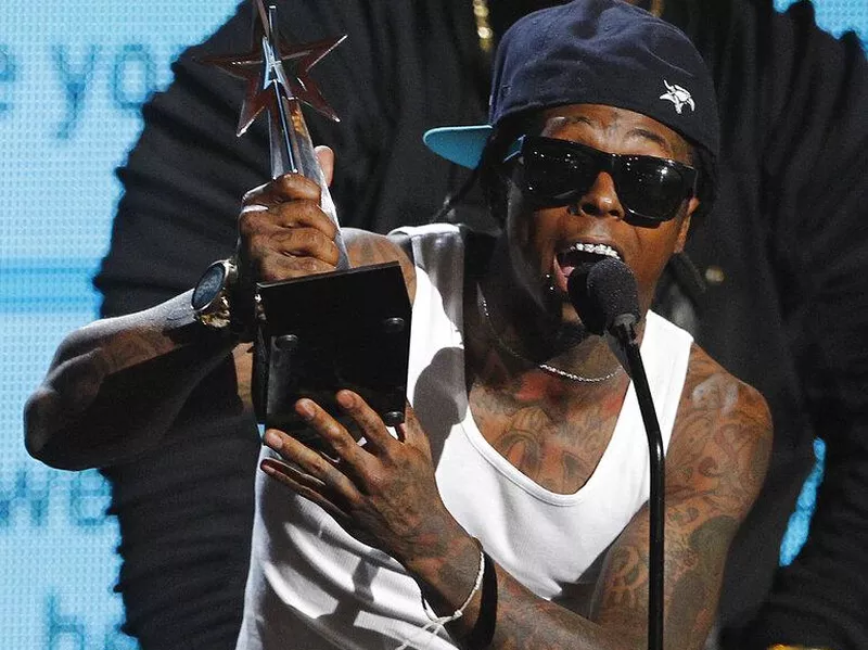 Lil wayne accepts bet award