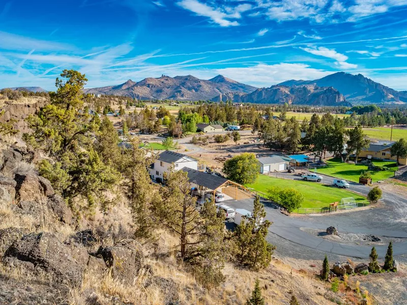 Town of Terrebonne near Redmond