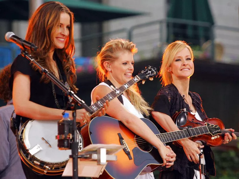 The Chicks playing music