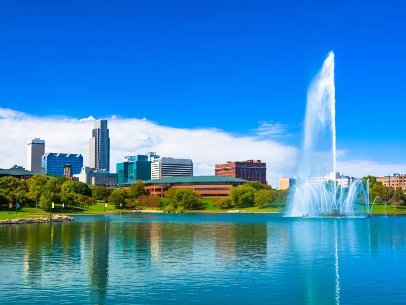 Omaha skyline with lake and fountain