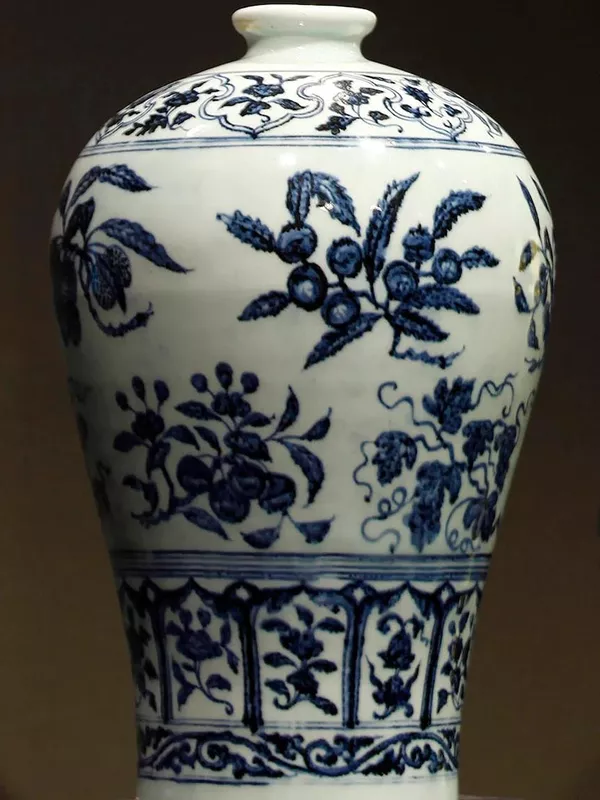 Chinese Ming Dynasty Meiping Vase