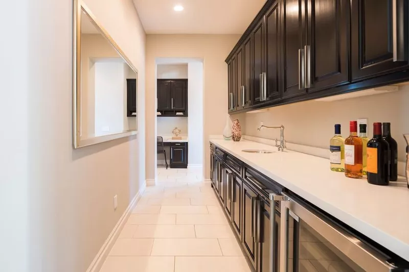 Kitchen hallway