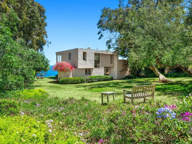 Front of Malibu Property on Cliffside Drive