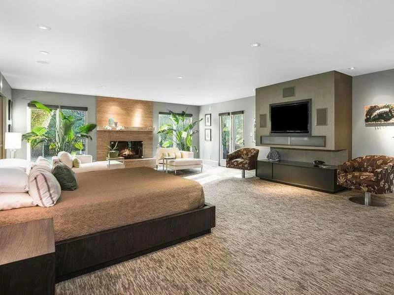 Mid-century modern-style master bedroom