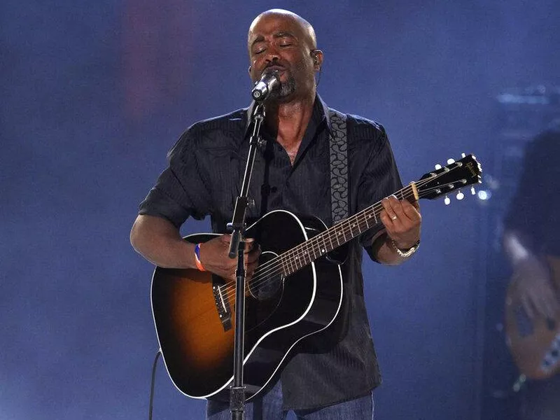 Darius Rucker performing