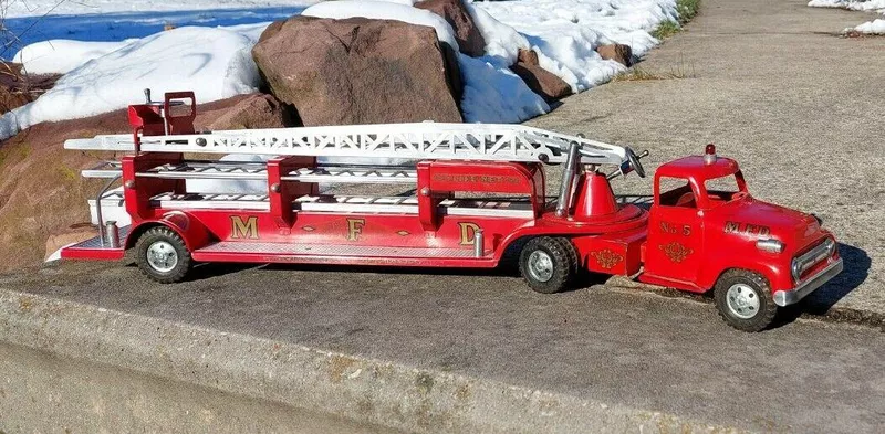 Vintage Tonka Aerial Ladder No. 5