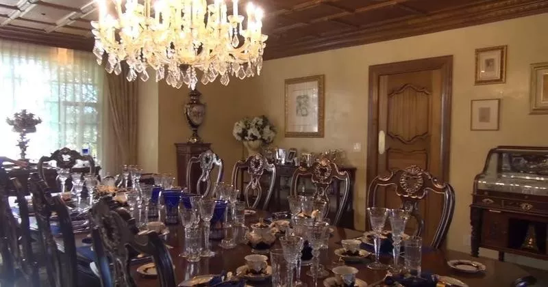 Wayne Newton's dining room