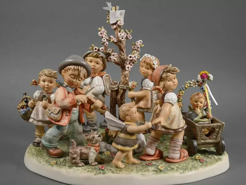 Sister’s Children Hummel figurine