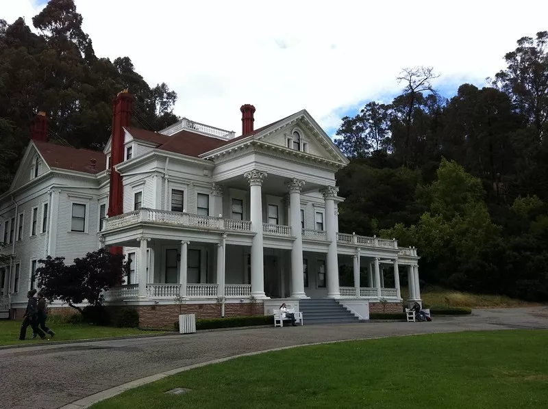 Dunsmuir House