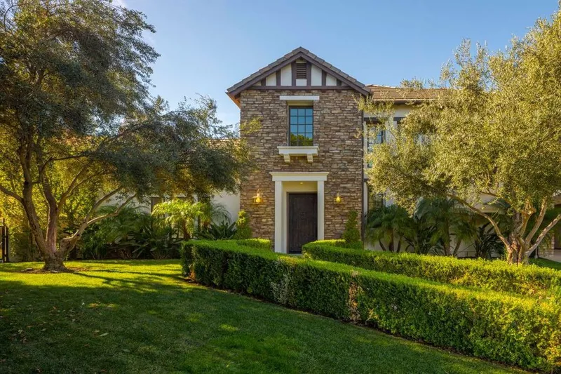 Katie Holmes' house in California