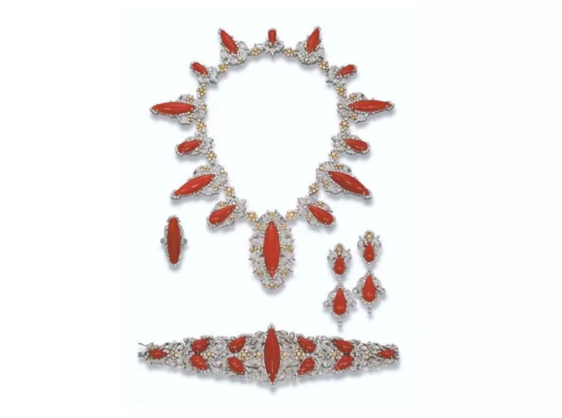 Red coral necklace