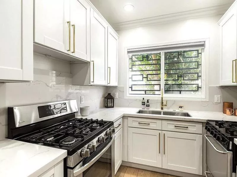 Small kitchen layout