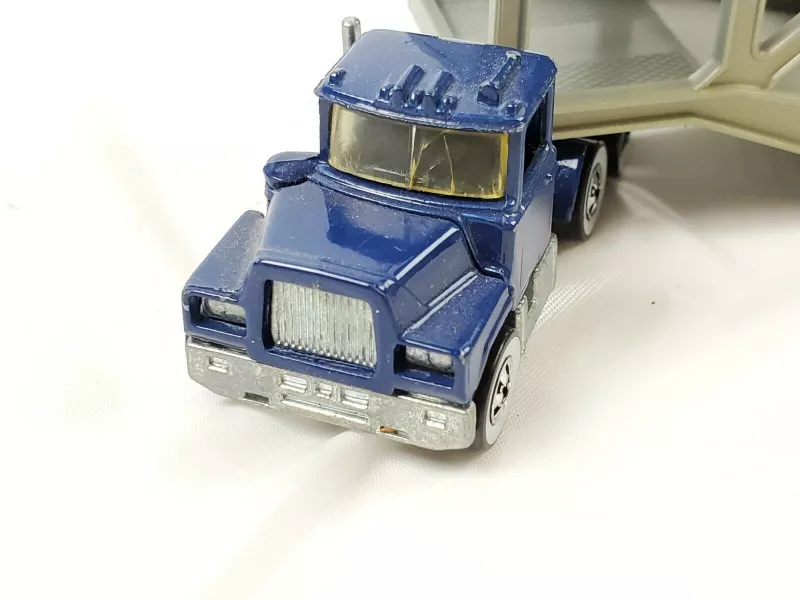 1981 Mack Auto Hauler Hot Wheels