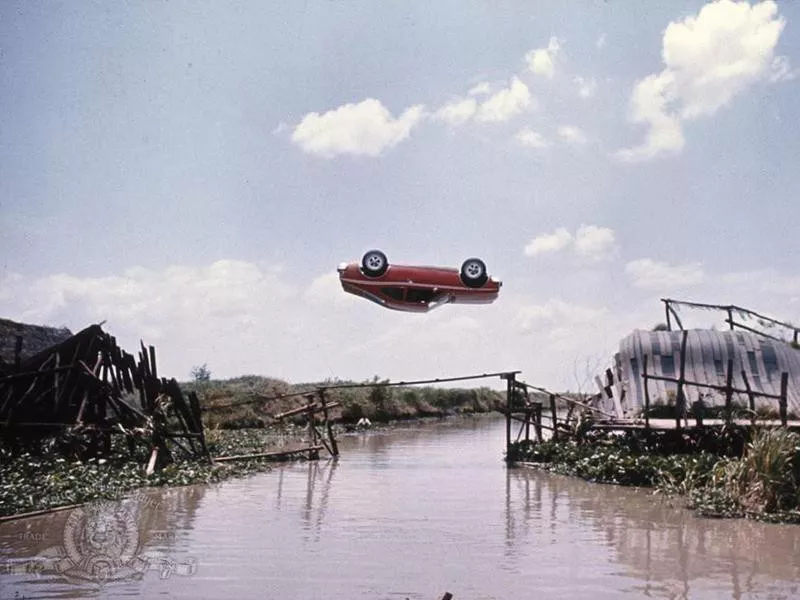 007 Performing an Aerial Car Stunt