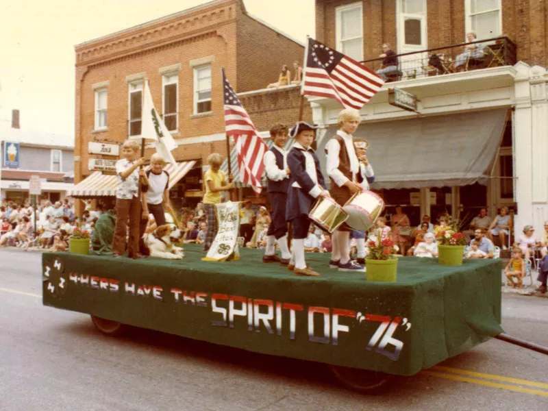 Bicentennial float