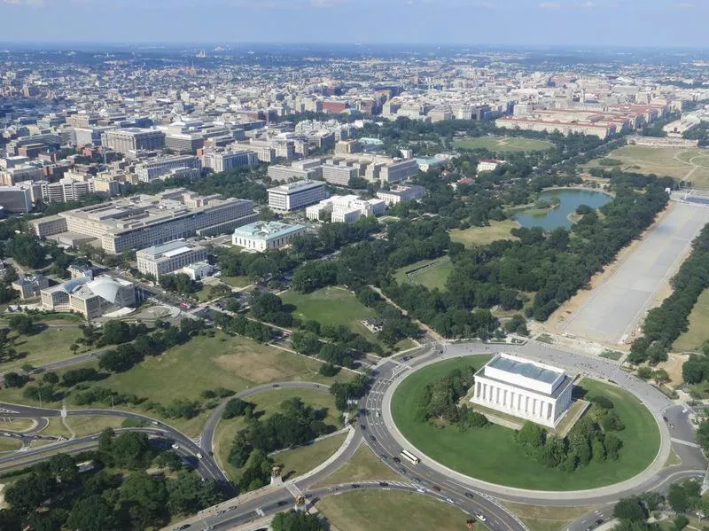 Aerial view of Washington, DC with Lincoln Memorial in the foreground