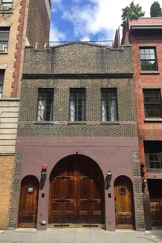 The entrance to the townhome