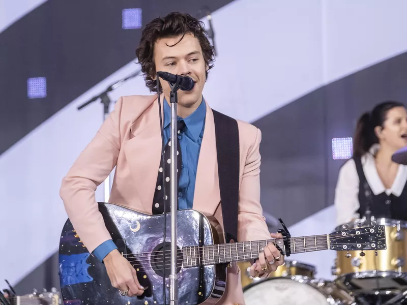 Harry Styles performing at Rockefeller Plaza in 2020