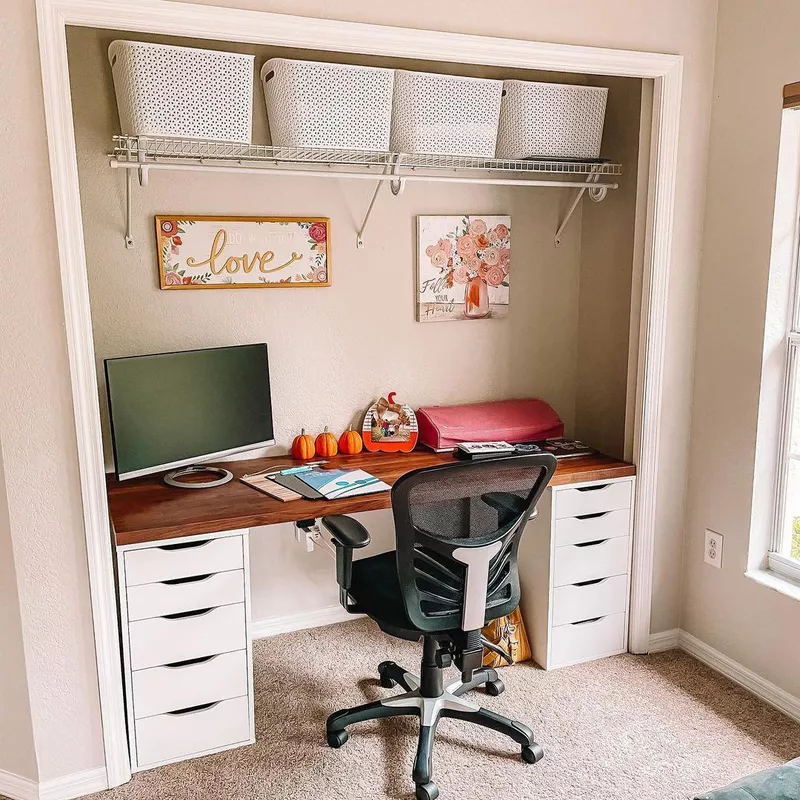 Storage baskets on shelf in cloffice