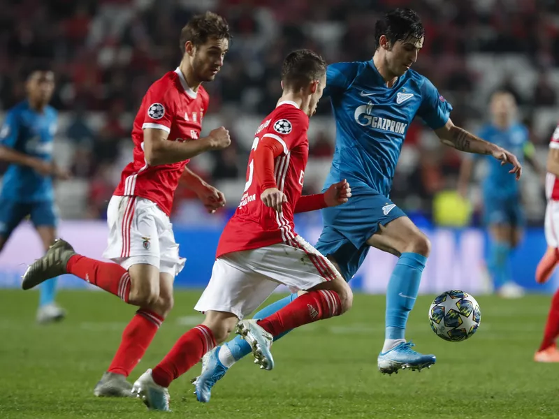 Zenit's Sardar Azmoun vies for ball