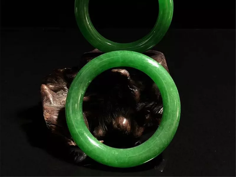 Green Jade Bangle