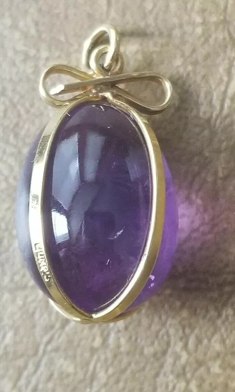 Rare Vinrage 18K Gold Easter Egg Pendant