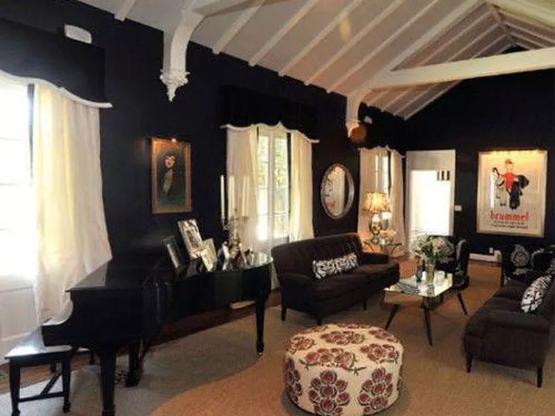 Taylor Swift house: Living Room