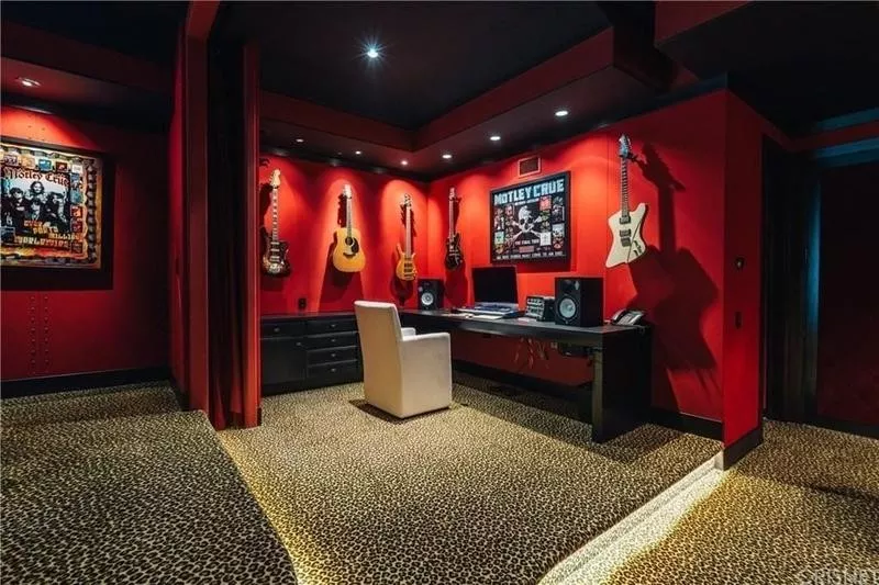 Nikki Sixx's theater