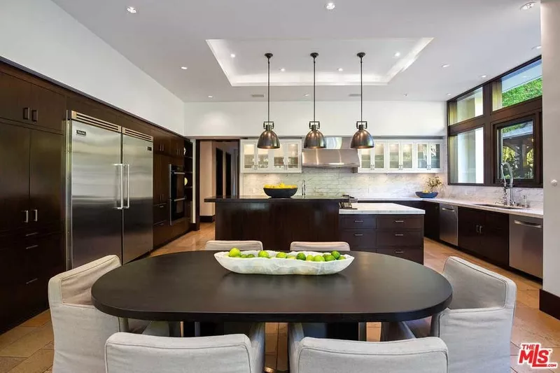 Matt Damon's big kitchen