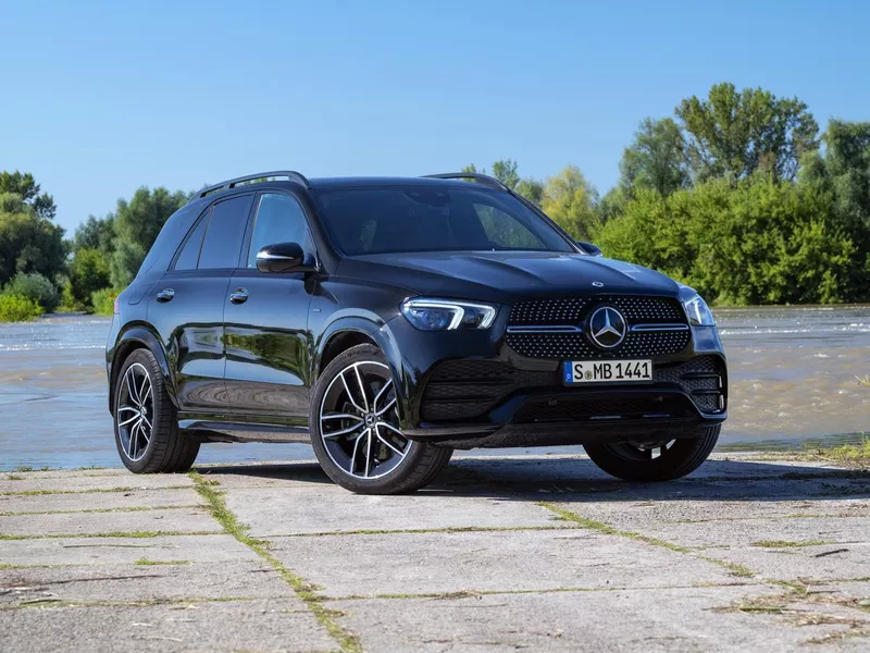 Mercedes-Benz GLE 350e PHEV on a road