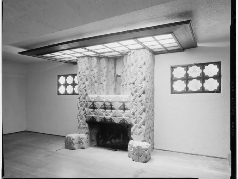 Frank Lloyd Wright Jr. fireplace in Sowden House