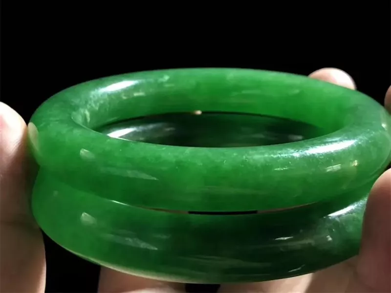 Green Jade Bangle