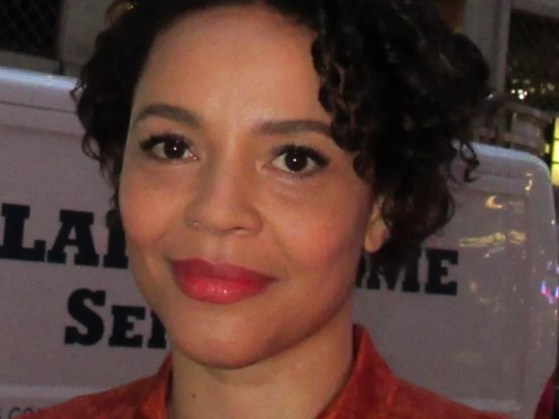 Carmen Ejogo is Chris Rock's girlfriend