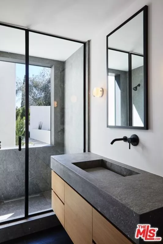 Modern bathroom