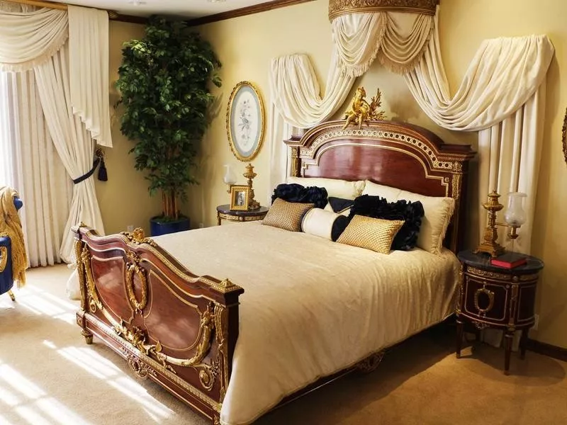 Wayne Newton's bedroom