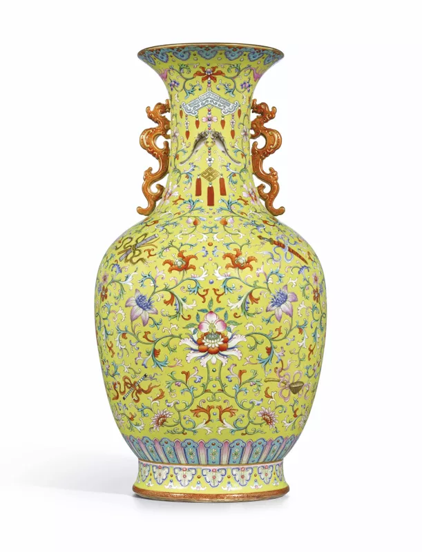 Chinese Yellow Famille-Rose Anbaxian Sgraffiato Vase