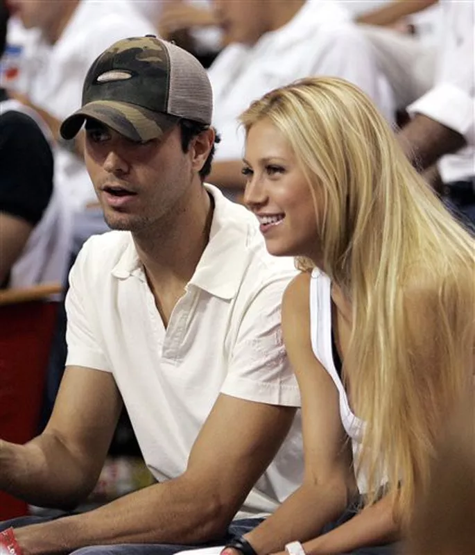 Enrique Iglesias and Anna Kournikova