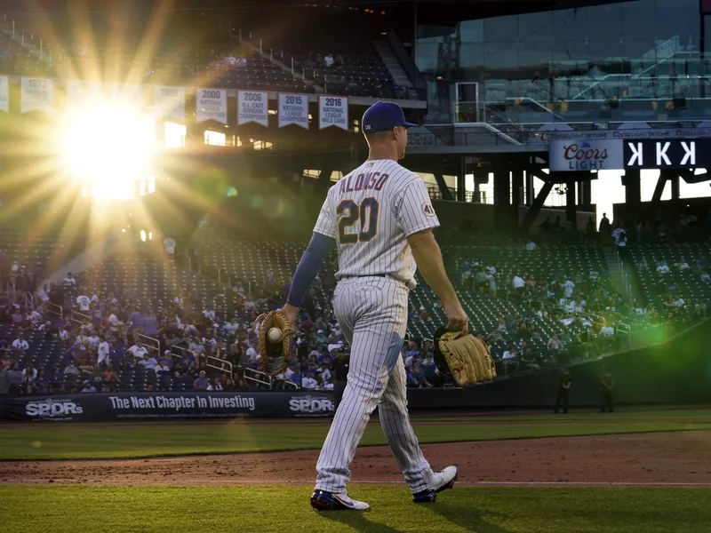 Pete Alonso walks into his position