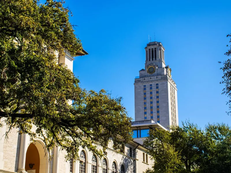 UT Tower Campus Courtyard Nice Morning Sunshine